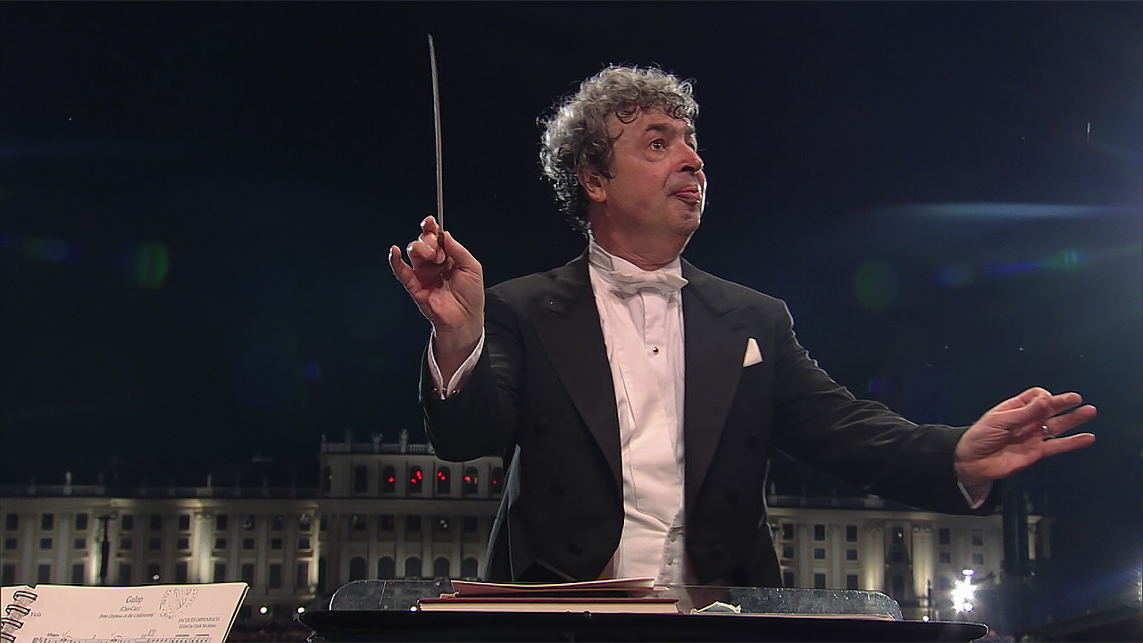 Bychkov dirigiendo a la Orquesta Filarmónica de Viena el Galope Infernal del Orfeo de Offenbach.