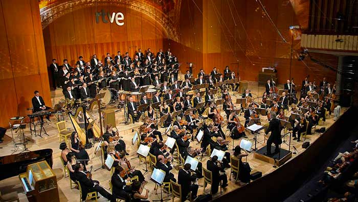 La Orquesta y Coro RTVE echan ‘Raíces’ en el Monumental