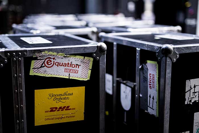DHL