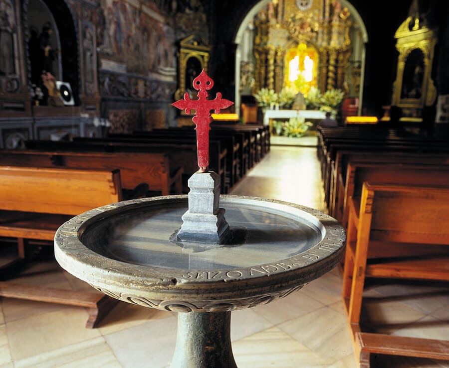 Cruz de la Orden de Santiago, fundadores del Santuario de la Santa © Patronato de la Santa de Totana