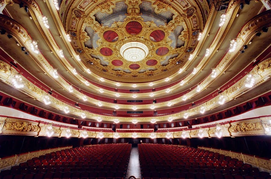 El Liceu suspende la actividad artística hasta el 26 de marzo