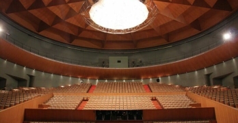 Nueva temporada del Maestranza, ‘el Teatro que puedes tocar’