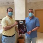 Juan Paulo Gómez, director de Iberian Sinfonietta, y Rodrigo Romero, concejal de Cultura de Fuengirola