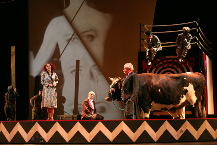 Les mamelles de Tirésias en la Opéra de Lyon, 2010