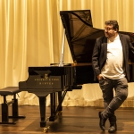Francisco Escoda en Hinves Pianos © Elena Castro