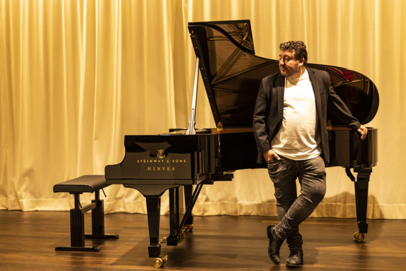 Francisco Escoda en Hinves Pianos © Elena Castro