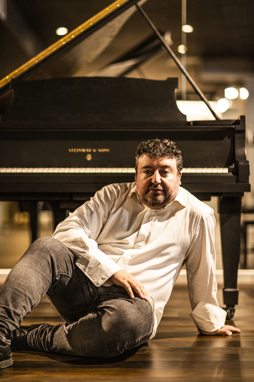 Francisco Escoda en Hinves Pianos © Elena Castro