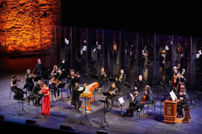 Ottavio Dantone dirigiendo a la Accademia Bizantina en el Festival de Ravenna © Zani Casadio