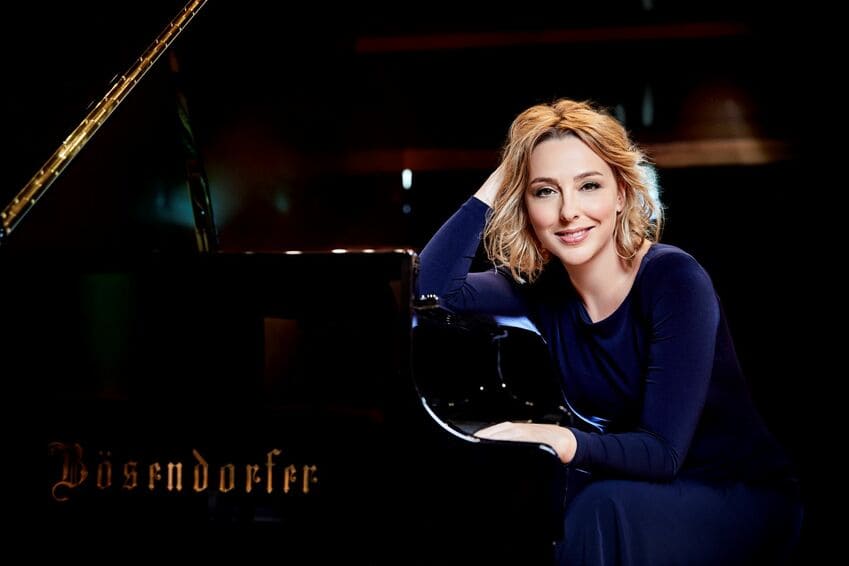 Judith Jáuregui toca Mozart junto a la Orquesta Sinfónica Radiotelevisión Española