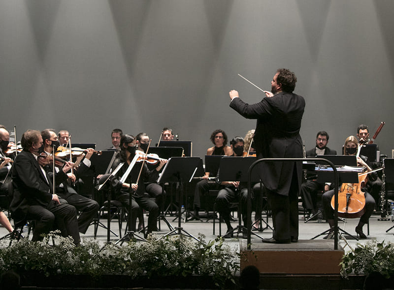 José Miguel Pérez-Sierra dirigiendo el Concierto 'Viva el Belcanto', octubre de 2020