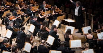 Dirigiendo a la Orquesta Nacional de España © Rafa Martín