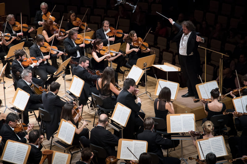 Dirigiendo a la Orquesta Nacional de España © Rafa Martín