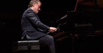 Josu de Solaun interpreta Tchaikovsky junto a la Orquesta Filarmónica de Málaga