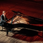 Nikolai Lugansky, traductor de la maestría del violín, al piano