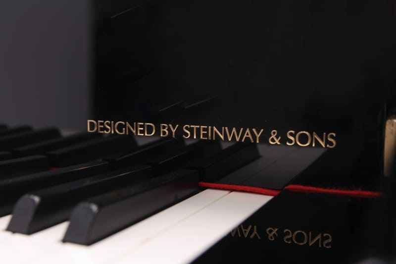 Hinves Pianos