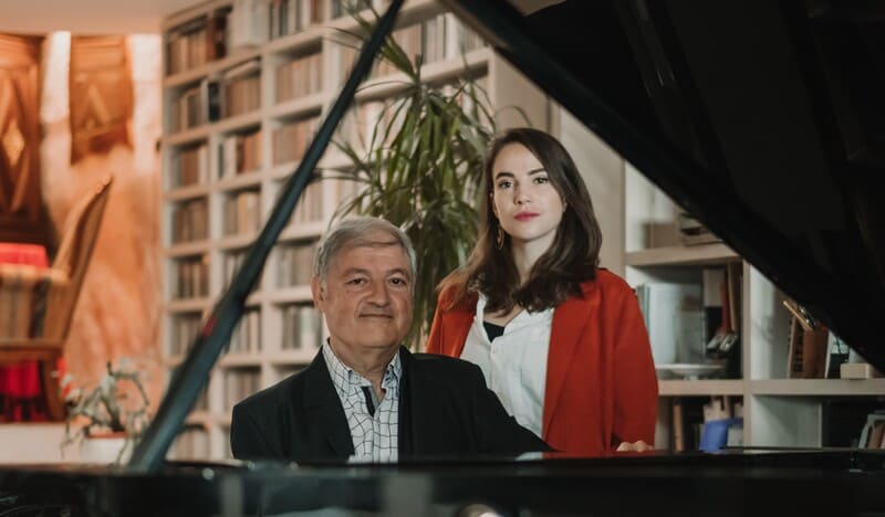 Entrevista a Albert Nieto y Lorena Paz Nieto con motivo de la publicación de 'Cantando a dos poetas'