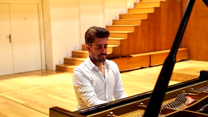 Antonio Oyarzábal debuta en el Cadogan Hall de Londres