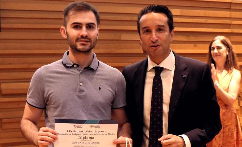 Víctor Antonio Núñez Lorenzo, ganador del I Certamen Ibérico de Badajoz