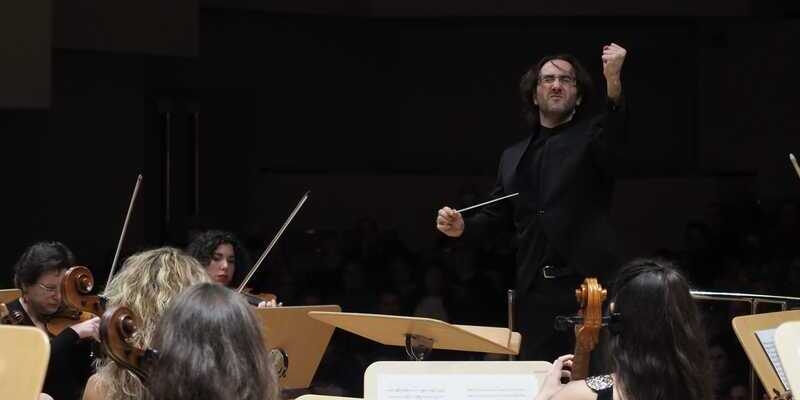 Edgar Martín al frente de Camerata Musicalis