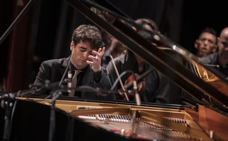 El pianista italiano Elia Cecino gana el Premio Iturbi 2023