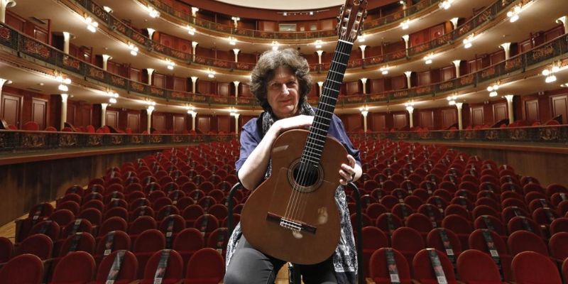 Homenaje a Paco de Lucía con la BOS