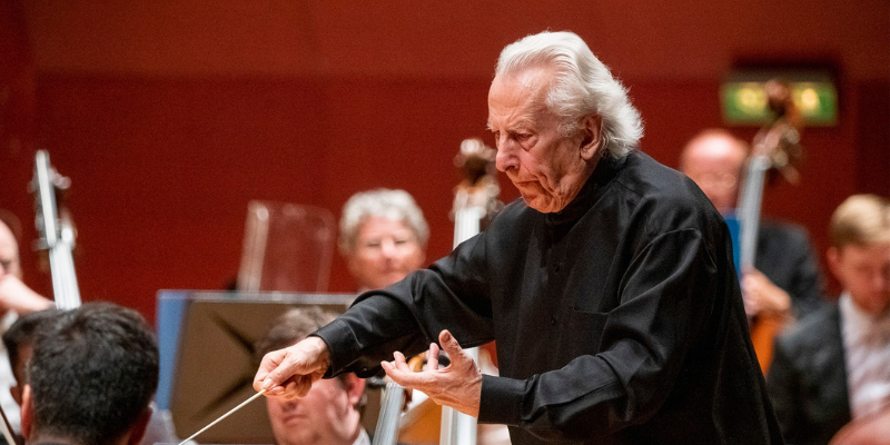 Herbig se pone al frente de la OFG con la Séptima de Bruckner