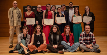 Las ganadoras de Grado Superior junto a los miembros del jurado y la organización