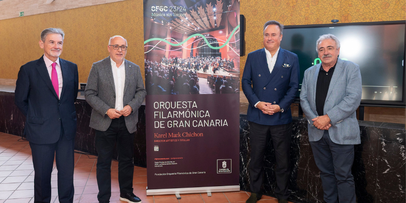 Karel Mark Chichon junto al presidente del Cabildo de Gran Canaria, Antonio Morales, y directivos de la OFGC