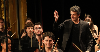 Rubén Gimeno con la Joven Orquesta de Euskal Herria
