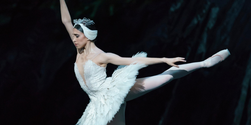 El Royal Ballet interpreta El lago de los cisnes