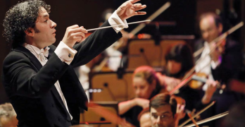 Gustavo Dudamel debutará frente a la London Symphony Orchestra