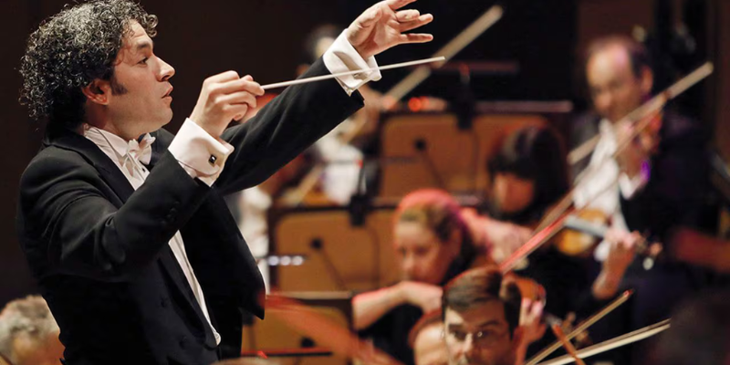 Gustavo Dudamel debutará frente a la London Symphony Orchestra