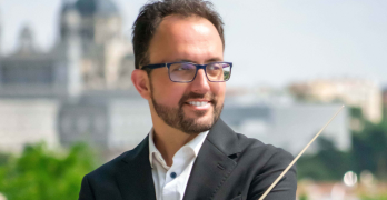 El director Julio César Picos debuta en Suiza