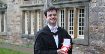 Luis Meseguer recibe la Principal’s Medal en Escocia
